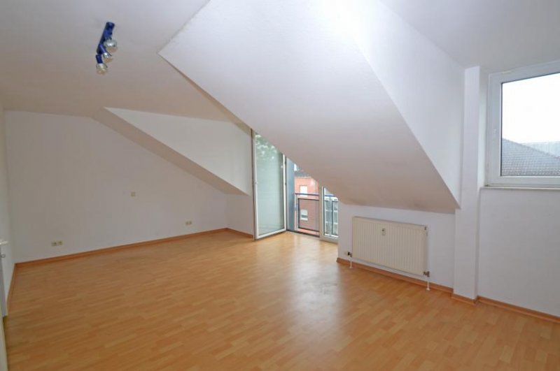 Köln Wohnen und Arbeiten in heller 2-Zimmer-Wohnung mit individuellem Schnitt! Wohnung mieten