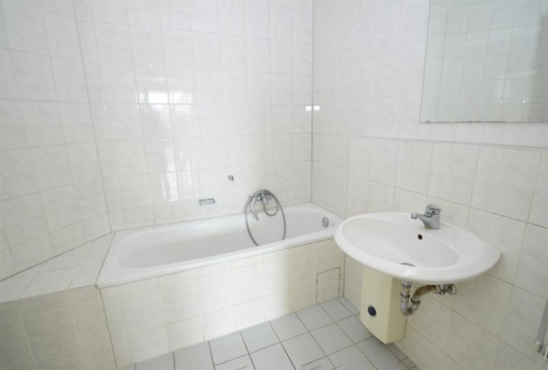 Köln Wohnen und Arbeiten in heller 2-Zimmer-Wohnung mit individuellem Schnitt! Wohnung mieten