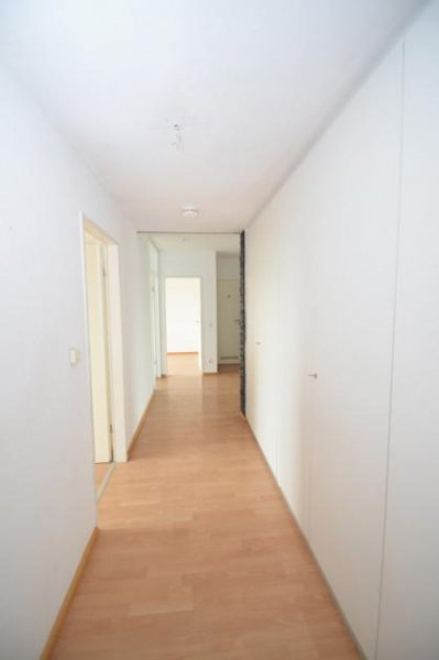 Köln Helle geräumige 3-Zimmerwohnung mit Loggia und Tiefgaragenstellplatz! Wohnung mieten