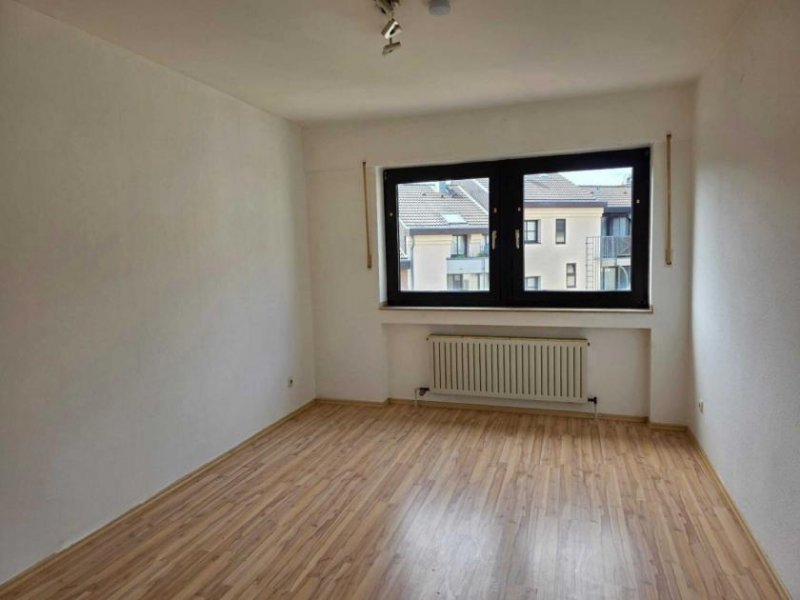 Eschweiler SANREALTY | Bereits reserviert - Maisonettewohnung mit Balkon und Terrasse, in zentraler, dennoch ruhiger Lage von Eschweiler