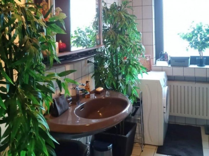 Eschweiler SANREALTY | Bereits reserviert - Maisonettewohnung mit Balkon und Terrasse, in zentraler, dennoch ruhiger Lage von Eschweiler