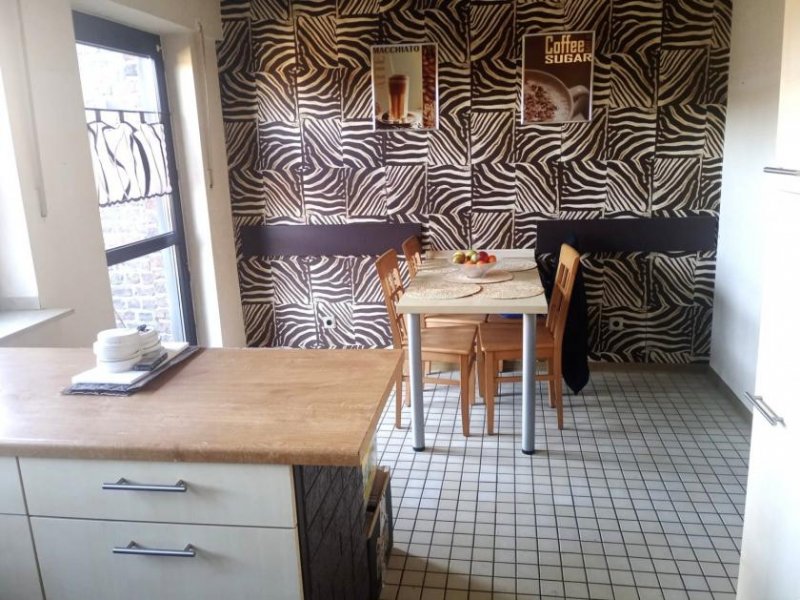 Eschweiler SANREALTY | Maisonettewohnung mit Balkon und Terrasse, in zentraler, dennoch ruhiger Lage von Eschweiler Wohnung mieten