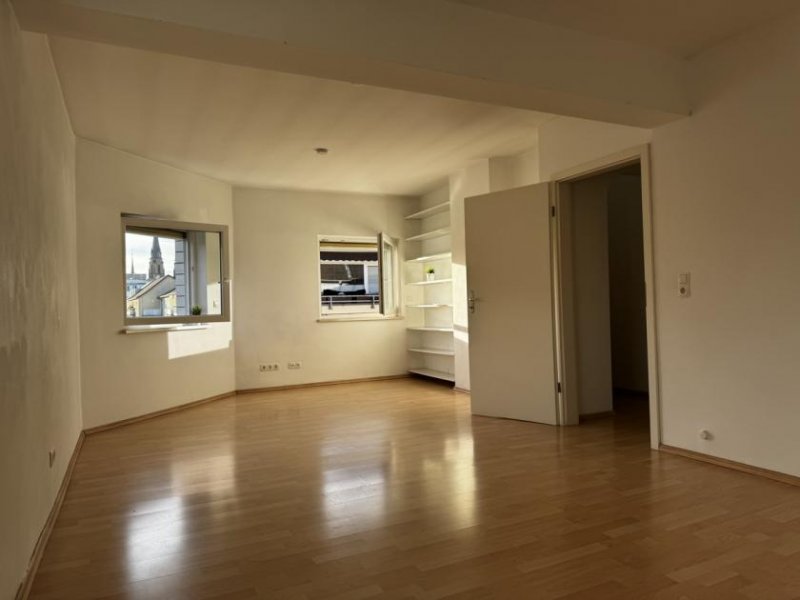 Bonn BONN Zentrum, tolle 3,5 Zi. Maisonnette-Whg, 93 m² Wfl. im 4 Part. Haus ca. 100 m vom Rhein, Balkon Wohnung mieten