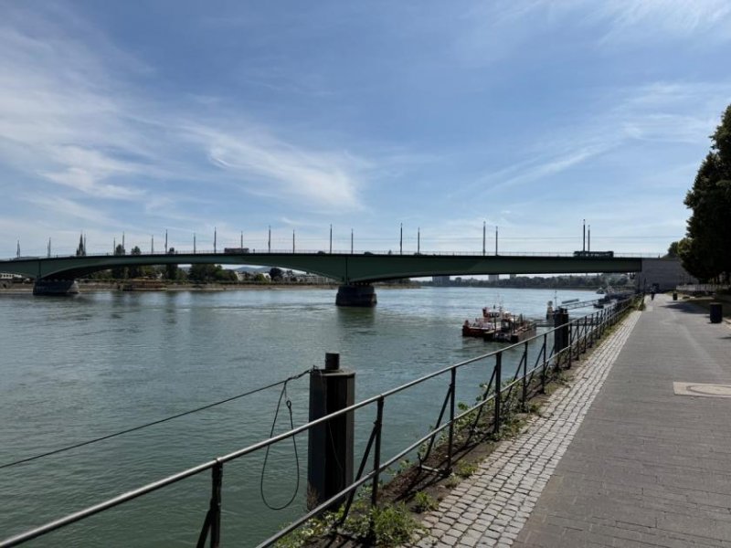 Bonn BONN Zentrum, tolle 3,5 Zi. Maisonnette-Whg, 93 m² Wfl. im 4 Part. Haus ca. 100 m vom Rhein, Balkon Wohnung mieten