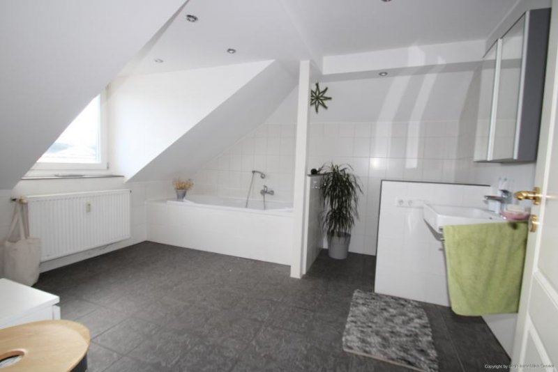 Bonn Bonn-Weststadt/Musikerviertel: Dachgeschosswohnung mit Flair – ruhig, zentral, charmant Wohnung mieten