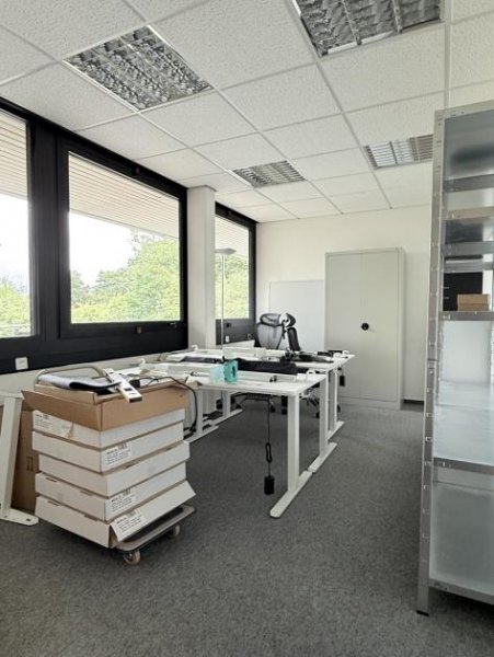 Bonn BONN, zentral in Autobahnnähe, ca. 292 m² Bürofläche mit Tageslichtfenster; 8 x Büroräume, Küche, WC Gewerbe mieten