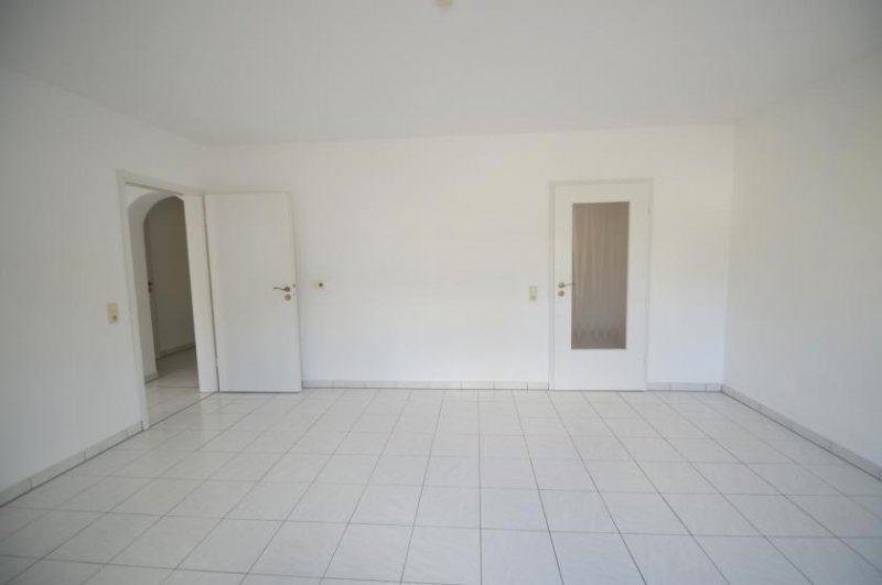 Bornheim (Rhein-Sieg-Kreis) Helle geräumige 2-Zimmer-Wohnung in Bornheim-Merten Wohnung mieten