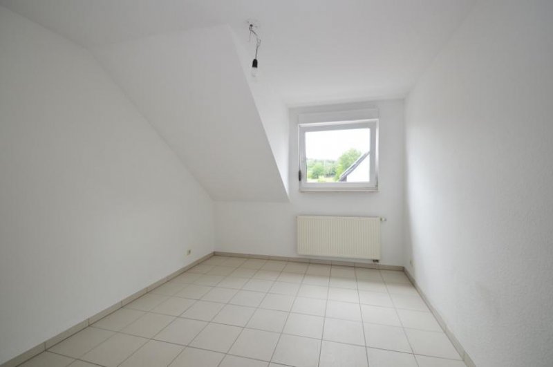 Bornheim (Rhein-Sieg-Kreis) Helle, großzügige 3-Zimmerwohnung in Bornheim-Kardorf mit Balkon! Wohnung mieten