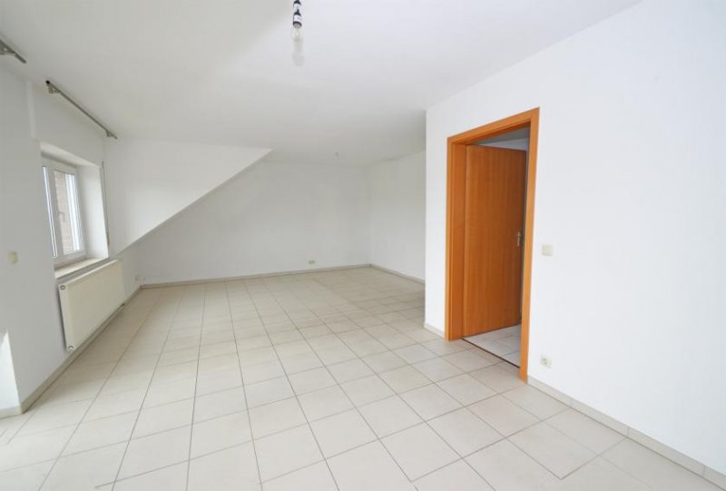 Bornheim (Rhein-Sieg-Kreis) Helle, großzügige 3-Zimmerwohnung in Bornheim-Kardorf mit Balkon! Wohnung mieten