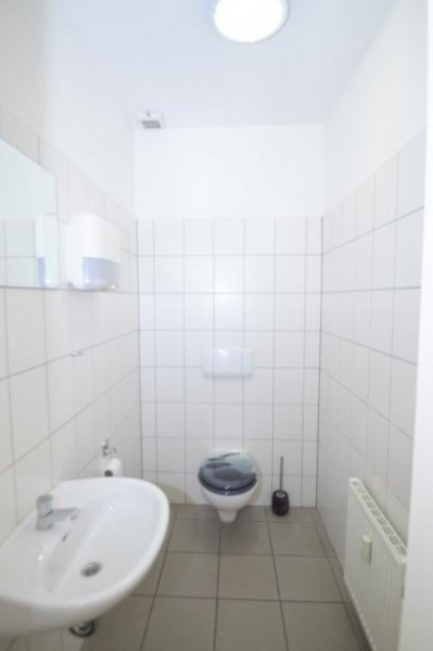 Bornheim (Rhein-Sieg-Kreis) Helle, großzügige Büroräume/Ausstellungsfläche im Gewerbegebiet Sechtem Gewerbe mieten