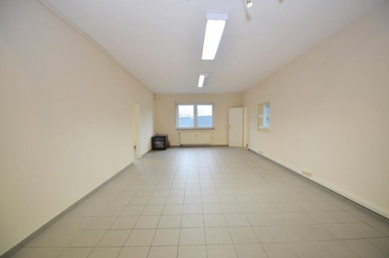 Bornheim (Rhein-Sieg-Kreis) Helle, großzügige Büroräume/Ausstellungsfläche im Gewerbegebiet Sechtem Gewerbe mieten