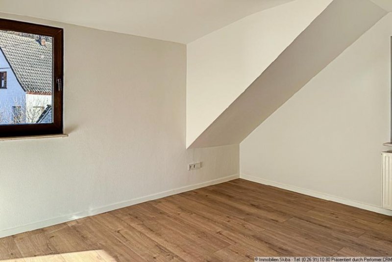 Herschbroich Erstbezug nach Sanierung: 3-Zimmer-Dachgeschoss-Wohnung in Herschbroich bei Adenau Wohnung mieten