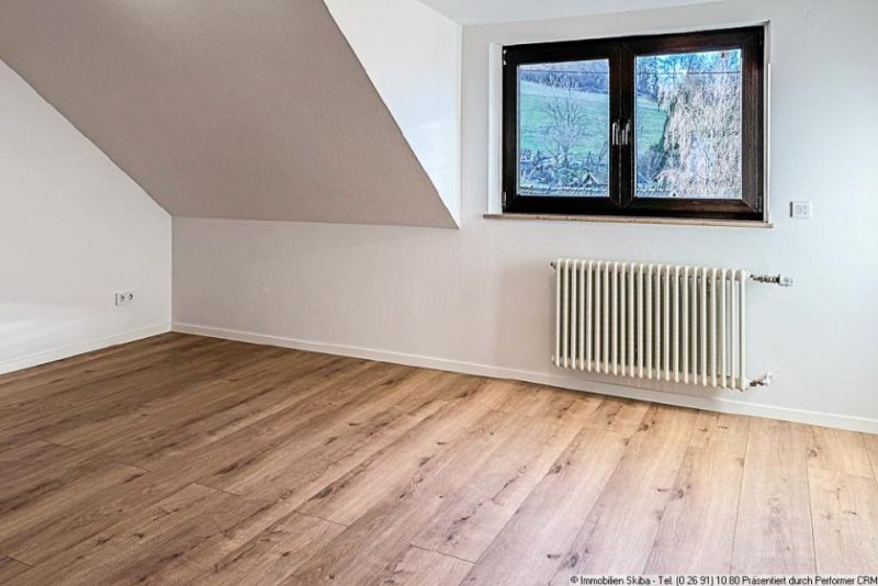 Herschbroich Erstbezug nach Sanierung: 3-Zimmer-Dachgeschoss-Wohnung in Herschbroich bei Adenau Wohnung mieten