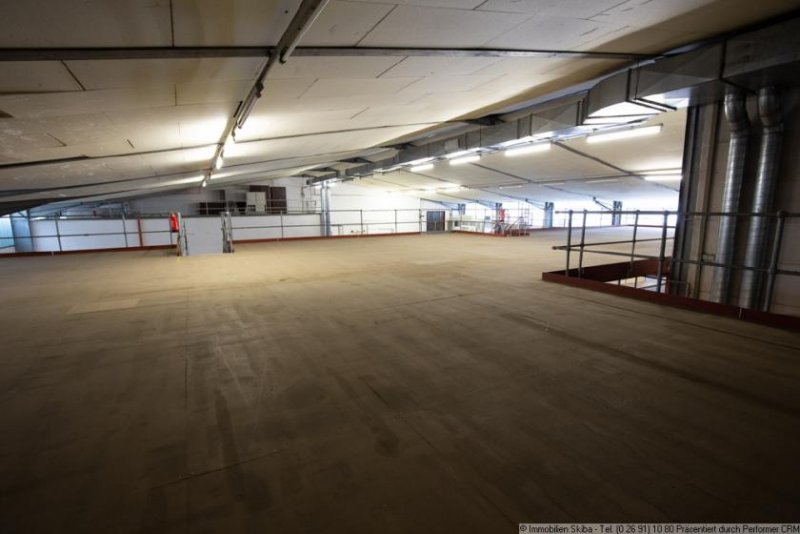 Antweiler Teilbare Gewerbehalle mit Bürofläche: Ideal als Lager/Produktion/Werkstatt, für Motorsport und mehr! Gewerbe mieten