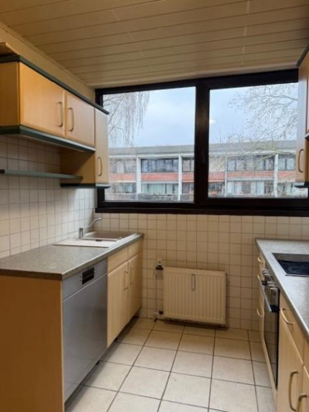 St. Augustin SANKT AUGUSTIN helle 4 Zimmer-Maisonette-Wohnung mit ca. 100 m² Wfl. Küche, Diele, Bad, West-Balkon. Wohnung mieten