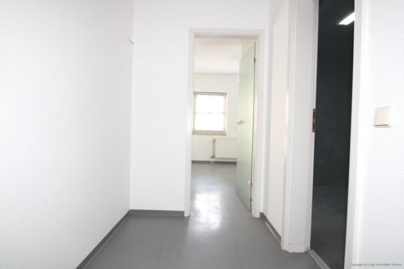 Troisdorf Zentrale Büro- und Gewerbefläche in Troisdorf-Sieglar – 174 m² im 1. OG Gewerbe mieten