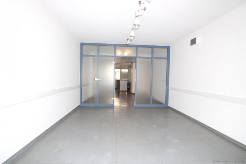 Troisdorf Zentrale Büro- und Gewerbefläche in Troisdorf-Sieglar – 174 m² im 1. OG Gewerbe mieten