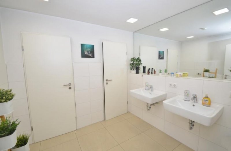 Swisttal Gewerbehalle mit Büroeinheiten und Lagerfläche Gewerbe mieten