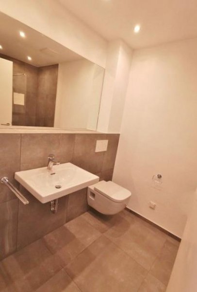 Trier Citylage, mod., neuw. Wohnkomfort: 3 ZKB, G.-WC, Balkon, Designküche ca. 72 m² ab sofort Wohnung mieten
