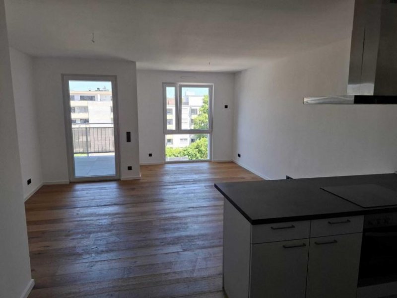 Trier Citylage, mod., neuw. Wohnkomfort: 3 ZKB, G.-WC, Balkon, Designküche ca. 72 m² ab sofort Wohnung mieten