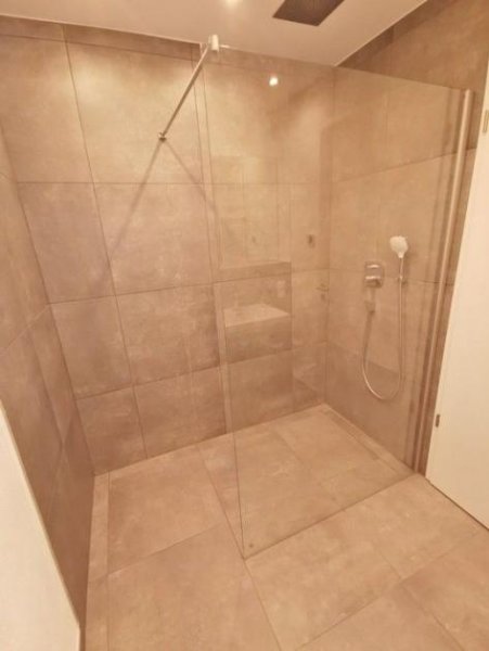 Trier Citylage, mod., neuw. Wohnkomfort: 3 ZKB, G.-WC, Balkon, Designküche ca. 72 m² ab sofort Wohnung mieten