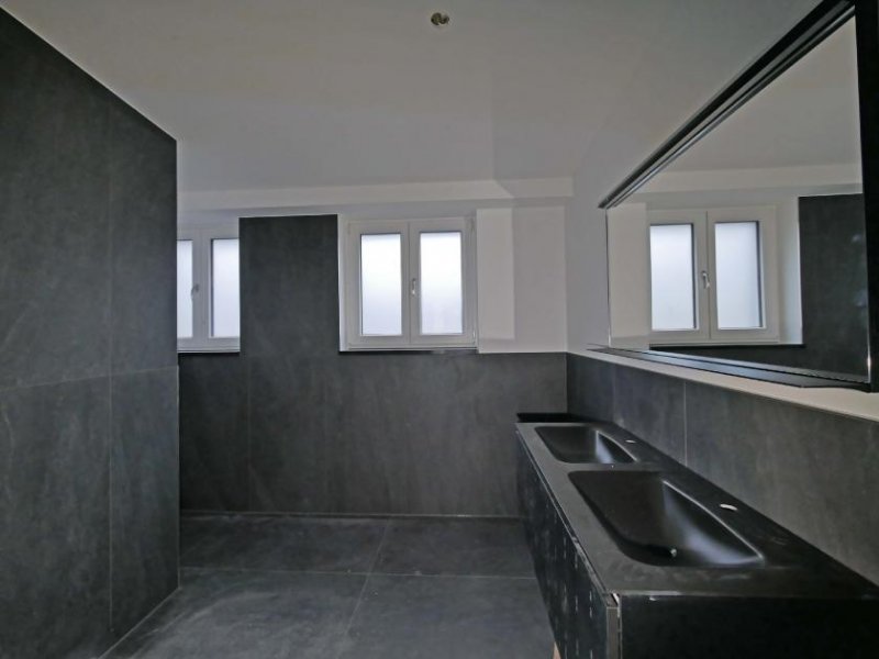 Trier Erstbezug nach Kernsanierung - tolle Wohnung inkl. Küche in TR-Süd - Warmmiete Wohnung mieten