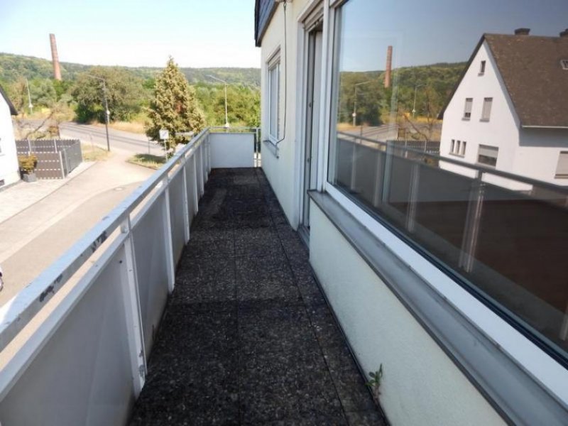 Trier Frisch renovierte 3-Zimmer-Wohnung mit Balkon, Loggia & saniertem Bad im gepflegten Zweifamilienhaus Wohnung mieten