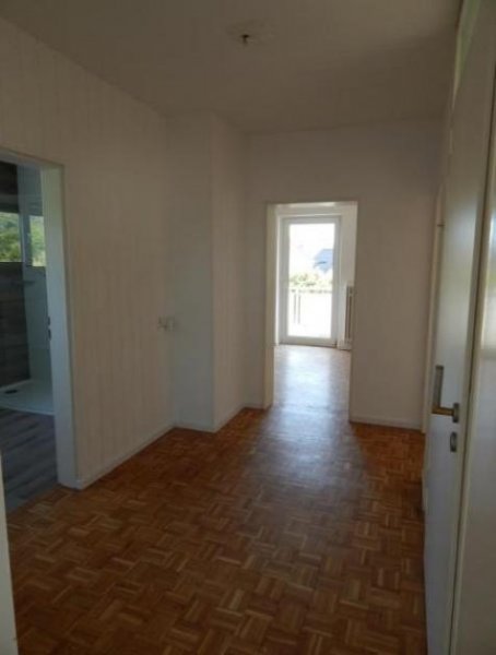 Trier Frisch renovierte 3-Zimmer-Wohnung mit Balkon, Loggia & saniertem Bad im gepflegten Zweifamilienhaus Wohnung mieten