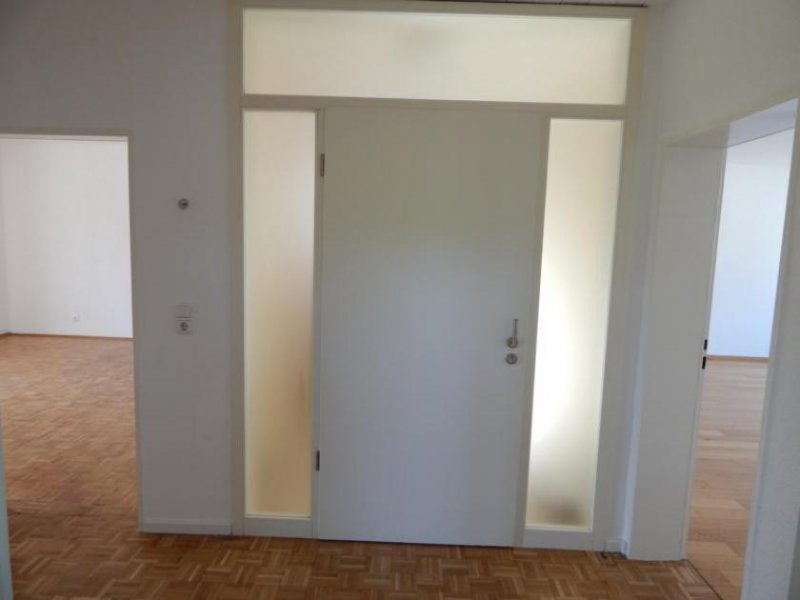 Trier Frisch renovierte 3-Zimmer-Wohnung mit Balkon, Loggia & saniertem Bad im gepflegten Zweifamilienhaus Wohnung mieten