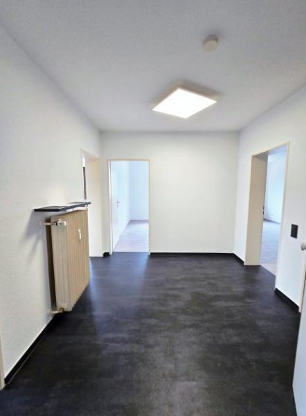 Trier Modernes Stadtleben in Trier - Stilvolle 3-Zimmer-Wohnung mit Balkon und Garage Wohnung mieten