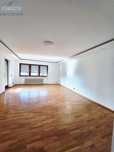 Trier Raumwunder in bevorzugter Wohnlage * 4 Z,EBK,B, G.-WC, 2 Balk., Garage, moderne 102 m² Wohnung mieten