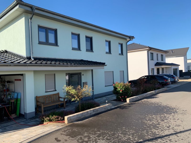 Pluwig schöne, neuwertige 3 Zimmer Küche, Bad, Garage große Terrasse, mit großem Garten Wohnung mieten