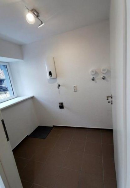 Gusterath Maisonette-Whg., TOP modernisiert, ca. 81 m² 2 Z, EBK, Bad, Stellplatz, 1.-15-10. Wohnung mieten