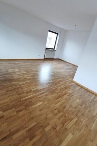 Konz Konz * gepfl., frisch renov. Familienwohg. * 4 ZKB, Gäste-WC, Balkon & Garage ca. 120 moderne m² * sofort Wohnung mieten