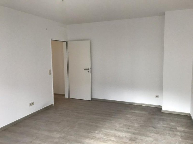 Konz Konz * gepfl., frisch renov. Familienwohg. * 4 ZKB, Gäste-WC, Balkon & Garage ca. 120 moderne m² * ab 01.01.26 Wohnung