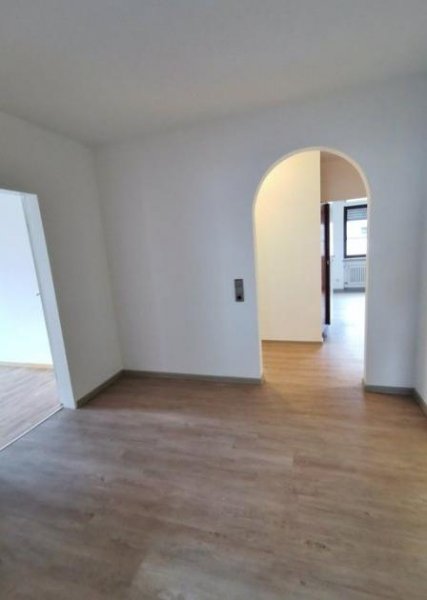 Konz Konz * gepfl., frisch renov. Familienwohg. * 4 ZKB, Gäste-WC, Balkon & Garage ca. 120 moderne m² * ab 01.01.26 Wohnung