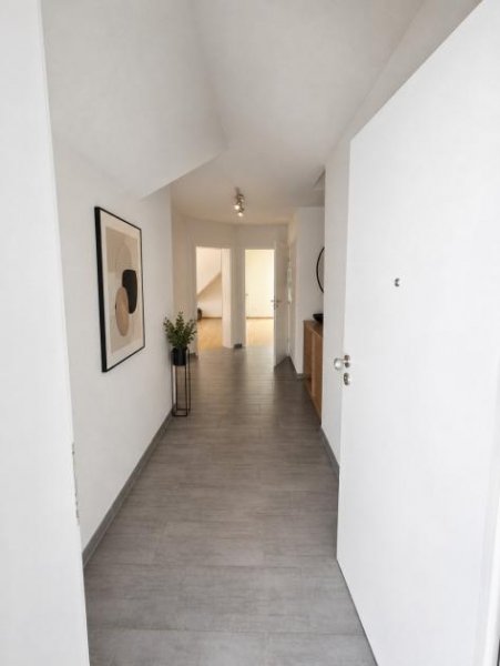 Schweich Stilvolles Wohnen auf zwei Ebenen - ca. 130 m² Maisonette Traum in Schweich, incl. EBK, Balkon & Stellplätzen Wohnung