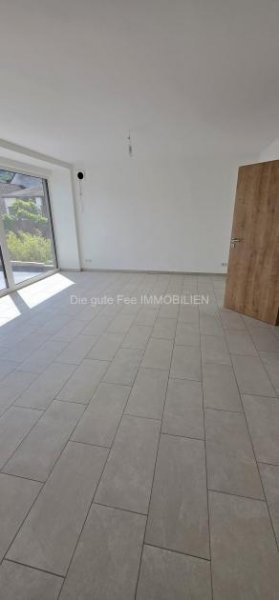 Mehring Komplett renovierte schöne große 3 Zimmer Wohnung mit Balkon in Mehring Wohnung mieten