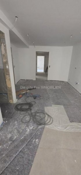 Mehring Schöne, moderne 3 Zimmer Wohnung mit Terrasse, Erstbezug Wohnung mieten