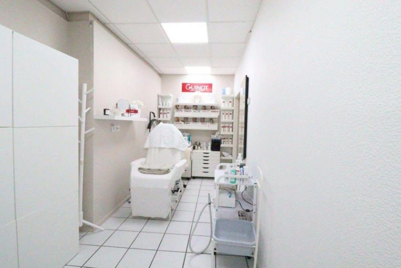 Mainz WRS Immobilien - Friseurgeschäft in der Altstadt von Mainz - komplett ausgestattet Gewerbe mieten