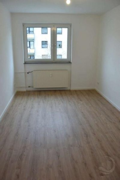 Mainz-Kastel Helle 4-Zimmer Wohnung in ruhiger Seitenstraße Wohnung mieten