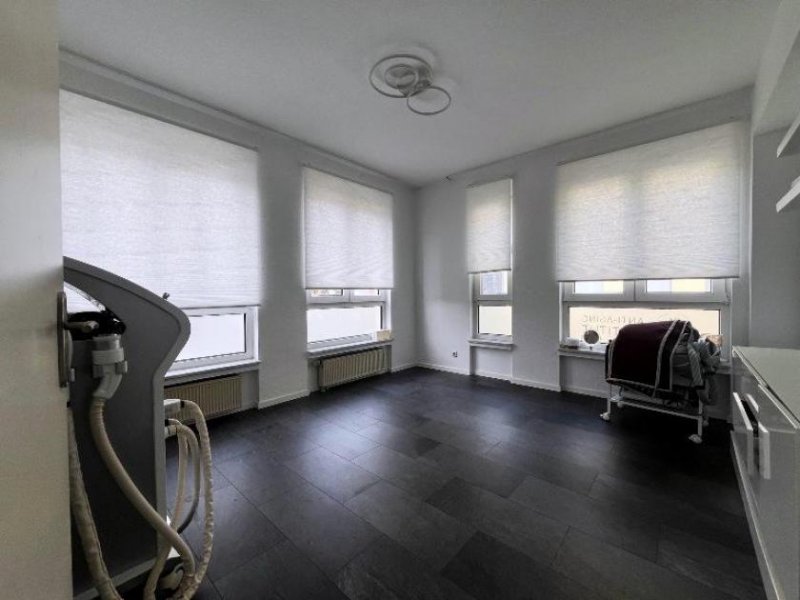 Montabaur Montabaur, Büro-/Praxisräume mit Schlossblick *VIRTUELLE 360° BESICHTIGUNG AUF ANFRAGE* Gewerbe mieten