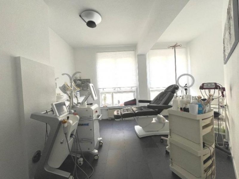 Montabaur Montabaur, Büro-/Praxisräume mit Schlossblick *VIRTUELLE 360° BESICHTIGUNG AUF ANFRAGE* Gewerbe mieten