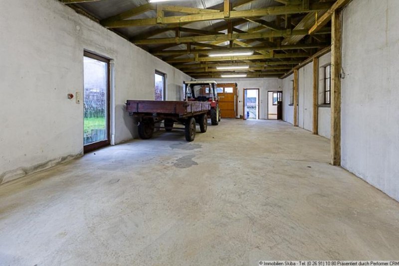Acht Gewerbehalle mit Garagen: Ehemalige Schreinerei mit viel Platz als Lager oder für den Motorsport Gewerbe mieten