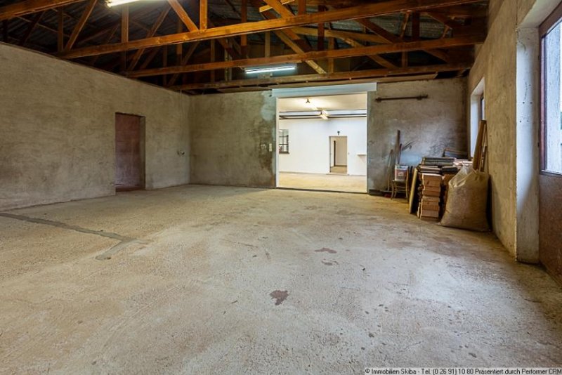 Acht Gewerbehalle mit Garagen: Ehemalige Schreinerei mit viel Platz als Lager oder für den Motorsport Gewerbe mieten