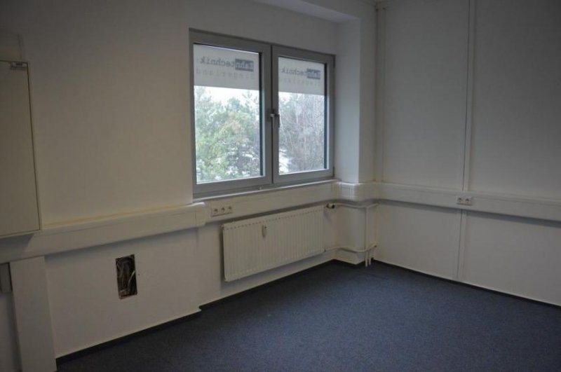 Freudenberg (Kreis Siegen-Wittgenstein) Büroetage mit 9 Büros, Bad, Teeküche, getrennte Toiletten, 4 Abstellräume Gewerbe mieten