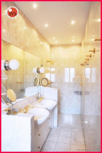 Frankfurt am Main ** Traumhaft **
Exklusive 4 Zi.Stil Altbauwohnung im Westend Nähe Messe-Turm! Wohnung mieten