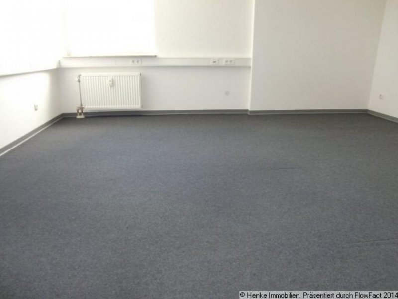 Frankfurt am Main SCHÖNE BÜROFLÄCHE, 300 M², 11 RÄUME, IN DER "BERNER STRASSE" ZU VERMIETEN Gewerbe mieten