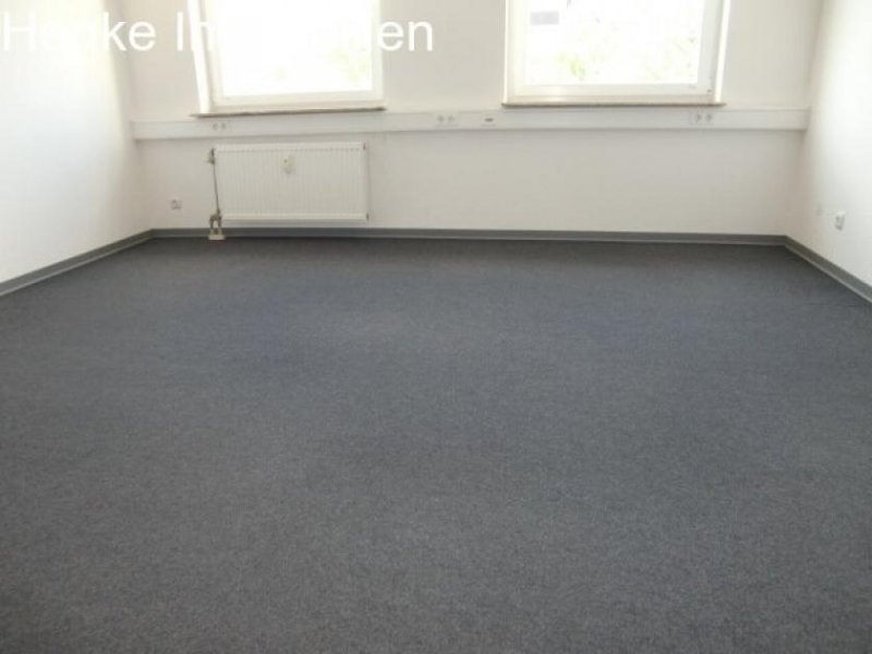 Frankfurt am Main Schöne und helle Bürofläche im 2. OG, 10 Räume, 300 m², Teeküche, Berner Straße, zu vermieten Gewerbe mieten