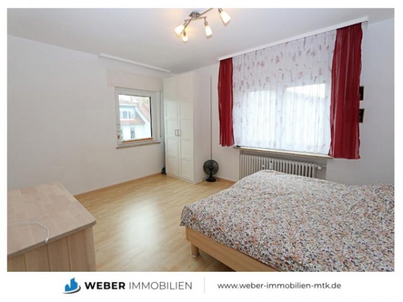 Oberursel (Taunus) TRAUM-hafte 3,5 ZKB im 1.OG eines 3 FH mit SONNEN-Balkon und WOHN-Küche Wohnung mieten